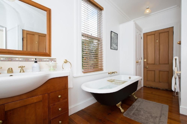 Hotel Tairoa Lodge & Cottage (Hawera)